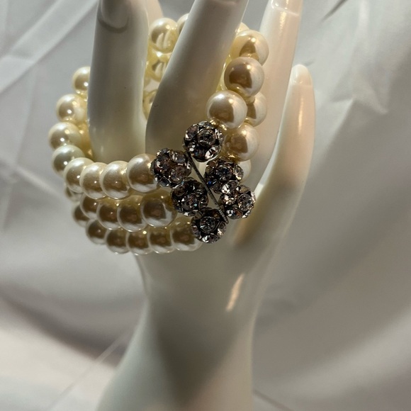 Three Strand Faux Pearl Bracelet - Picture 3 of 4